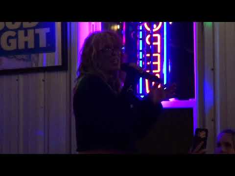 Chelsea Evans singing Bette Davis Eyes by Kim Carnes at The Rundown Bar & Grill in WV, Jan 20, 2024