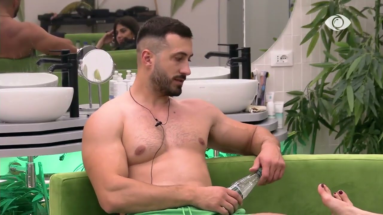 Nuk ka shanse që unë të këndoj dhe të vish…/ Jozi bisedon me Loredanën, banorja: A e ke seriozisht?!