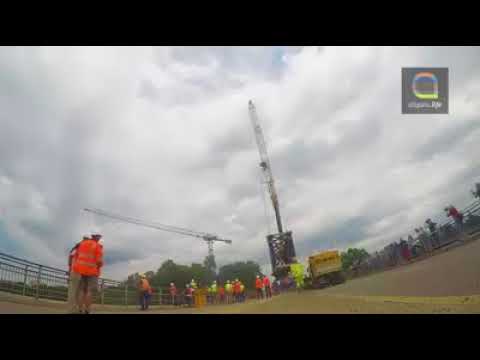 Wenn 58 Tonnen an Dir vorbeischweben, wird's einem doch ganz schön mulmig    😲😲😲