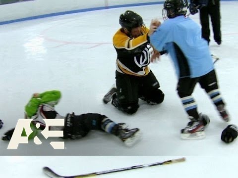 Wahlburgers: Paul Works Out (Season 1, Episode 5) | A&E