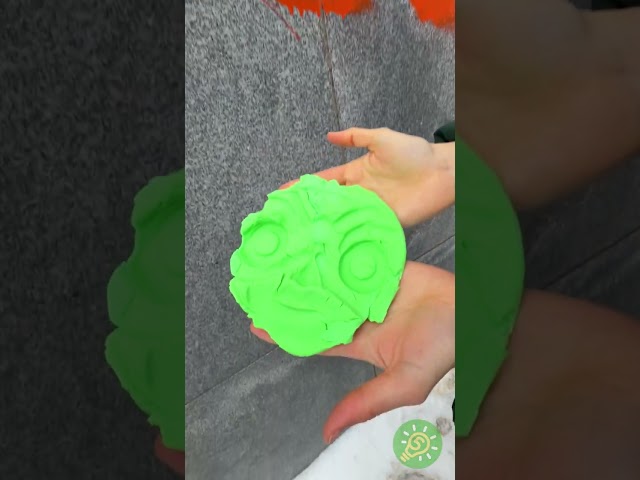 Vídeo relacionado con Decoración de metal. Escultura de pared flotante, con sombras, de acero. (43 x 31 cm., Lobo)