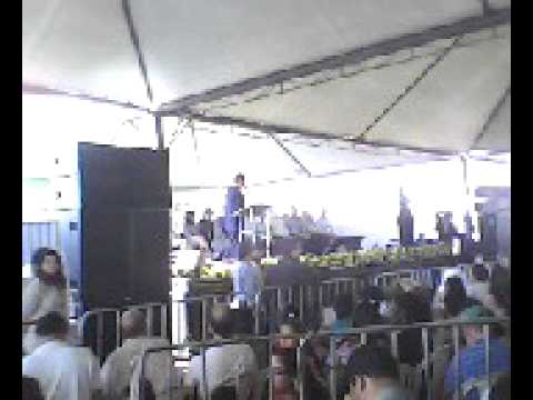 Ari Artuzi vaiado durante comemoração dos 5 anos da UFGD, no palanque com Lula