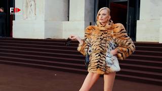 Download the video "GUCCI "The Tiger" Premiere | Red Carpet 2025 Milan - Fashion Channel"