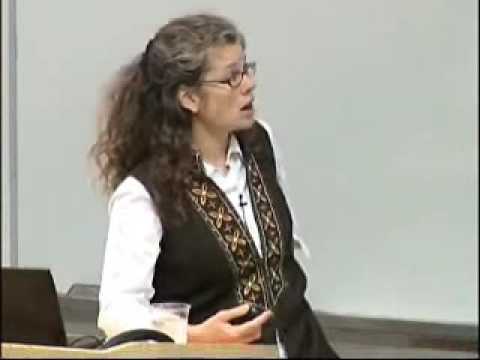 Computing genus 2 curves from invariants on the Hilbert moduli space