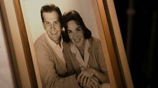 Pat Boone and Crystal Gayle - You and I (Official Music Video)
