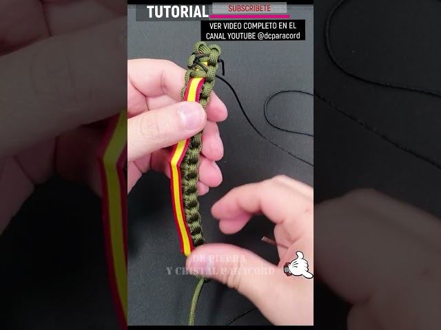 Vídeo relacionado con ADCSHOP - Llavero a dos caras de Bandera de España con Águila de San Juan yFrancisco Franco en bajorrelieve. Unisex. + Pulsera de bandera de España de hilo tricotado.