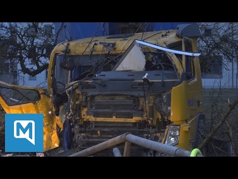 Unfall bei Schongau: LKW-Fahrer schwer verletzt (Bayern)