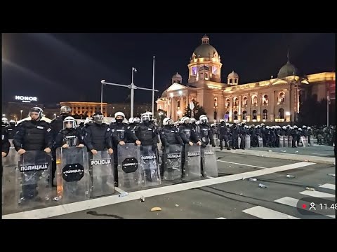 PROTEST ISPRED NARODNE SKUPŠTINE - DIJANA HRKA uživo!