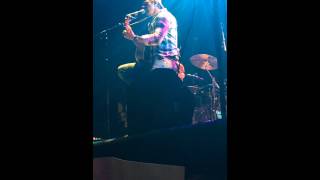 Kip Moore "Hang awhile"