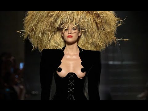 SCHIAPARELLI Haute Couture Fall 2022 Paris - Fashion Channel