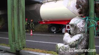 preview picture of video '29-09-2014 Ongeval vrachtwagen N36 thv Wierden / Aadorp'