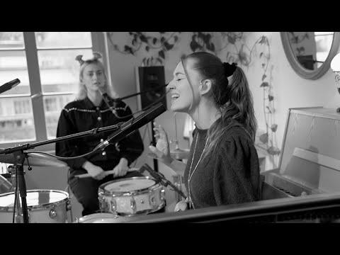 DANA - Low Tide [Live Video]