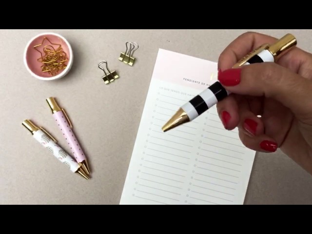 Vídeo relacionado con CHARUCA - Bolígrafo Retráctil de Tinta Azul Reutilizable | Boli Personalizado en Aluminio Ligero 14.2 cms (AUDREY). Topos.