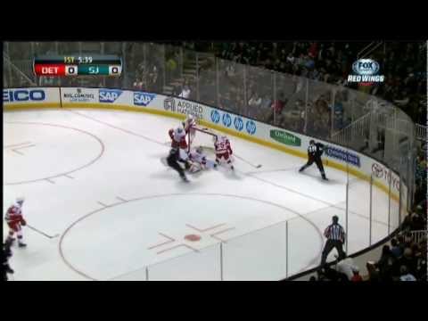 Hockey IQ - Jakub Kindl kicks it into high gear to stop Ryane Clowe on the break