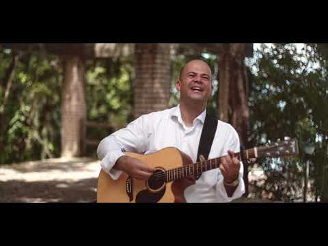 Leandro Aguiar - Louvando na prisão! ( Clipe Oficial )