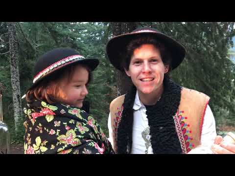 Miodowka - Jasiu, Peter, Nathaniel and Zosia make this traditional treat in the Cascades.