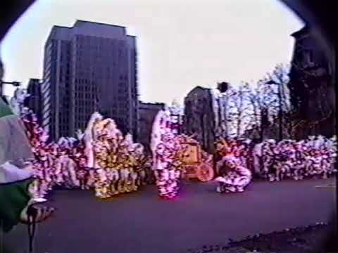 QCSB "Circus Momus" Street View - 2000 NYD