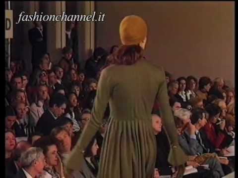 "Oscar De La Renta" Autumn Winter 1993 1994 New York 2 of 3 pret a porter woman by FashionChannel