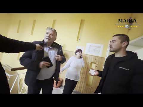 Primăria Tg. Secuiesc: Primar la țigară, paznic abuziv și lipsă de răspunsuri”