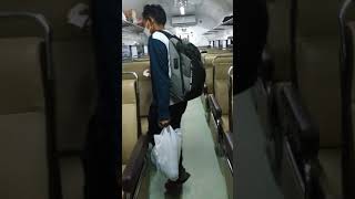 Download lagu Naik Kereta Api MALABAR Kiaracondong Bandung ke Malang (Kelas BISNIS 1) mp3