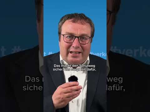 Minister Oliver Krischer dankt Schülerlotsinnen und Schülerlotsen in NRW