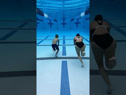 25 Yard Underwater Race Carrying One 25 lb Weight | Mom vs. Son | Morning Dive Experience