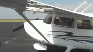 preview picture of video 'Cessna 172 first flight.m4v'