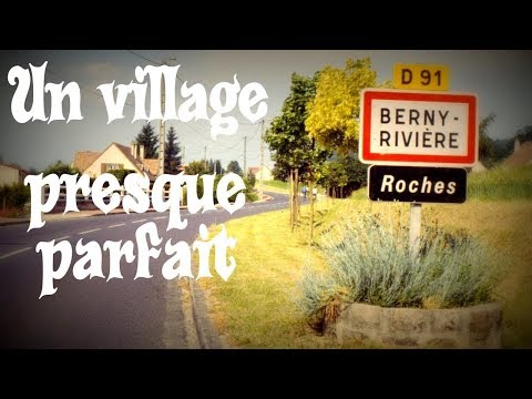 Un Village Presque Parfait (2015) Trailer