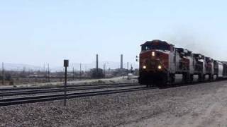 preview picture of video 'BNSF at Daggett, CA'