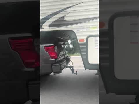 2016 Nissan Titan towing fifth wheel
