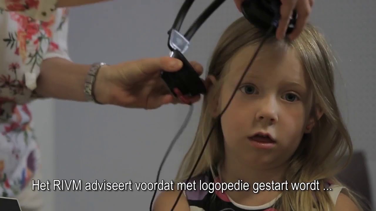 Onderzoek van jonge kinderen bij het Audiologisch Centrum van Auris