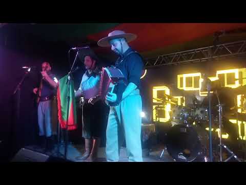 Um cambicho na internet-João Luiz Corrêa