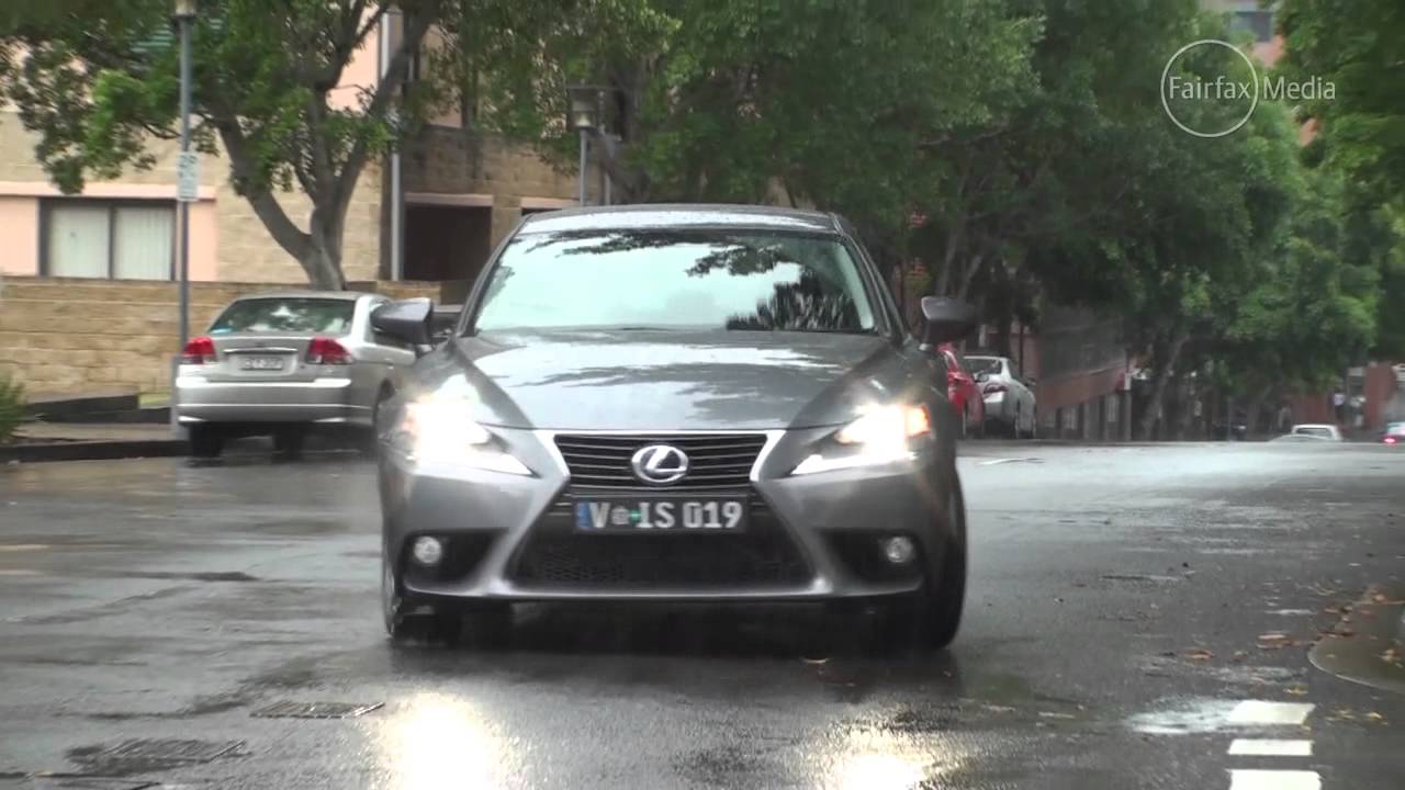 Mercedes C250 CDI v Lexus IS300h v Holden VF Calais V V6 | Drive.com.au