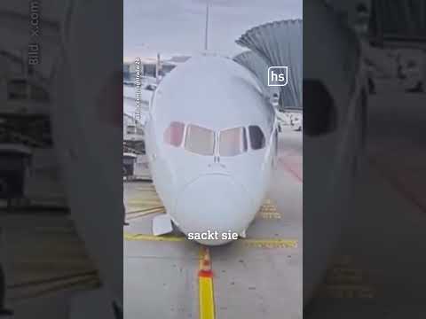 Schockmoment am Frankfurter Flughafen: Flieger sackt zu Boden
