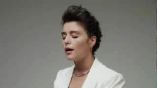 Kadr z teledysku Wildest Moments tekst piosenki Jessie Ware