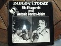 Ella Fitzgerald abraça Antonio Carlos Jobim (side 3)