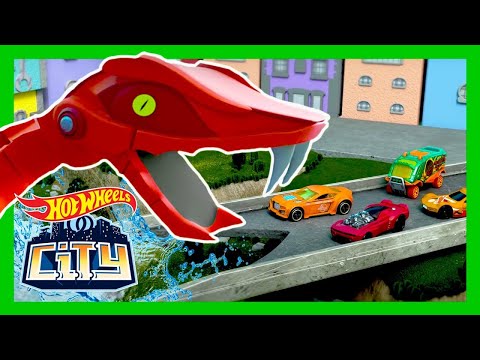 ROBO-VIPER STAU-CHAOS! 🐍🚦 | Hot Wheels City | @HotWheelsDeutschland