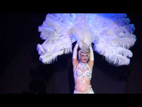 Burlesque Feather Fan Dance Flavella L'Amour