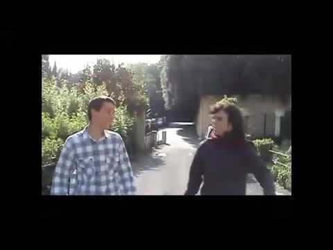 TUTTA COLPA DI MATTHEW LA SCIMMIA - Clip "Il nostro parente"