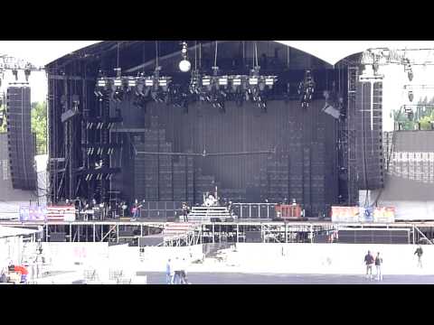 new songs (Oh Girl and Dreamcatcher) - Green Day Manchester soundcheck 15 (16) June 2010 [HD]
