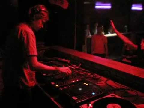 02. Stanislav Tolkachev - ЛИГА ТЕХНО-ДИДЖЕЕВ.AVI