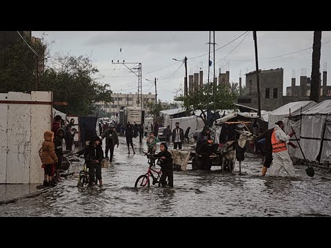 Heavy rains flood Gaza camps, worsening the humanitarian crisis