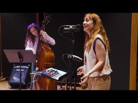 BLACK IS THE COLOR OF MY TRUE LOVE'S HAIR /// LIVE SESSION #3 /// Pollen Astral © Äulne