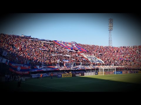 "Salida de Cerro Porteño vs. Guaraní - Aliento incesante de La Mejor Hinchada del País" Barra: La Plaza y Comando • Club: Cerro Porteño • País: Paraguay