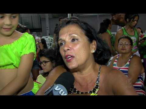 Confira o primeiro dia de desfile das Escolas de Samba de Santos