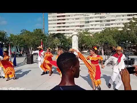 Baile tradicional de campesinos cubanos - Dia de la cultura Cubana en Ciego de Avila