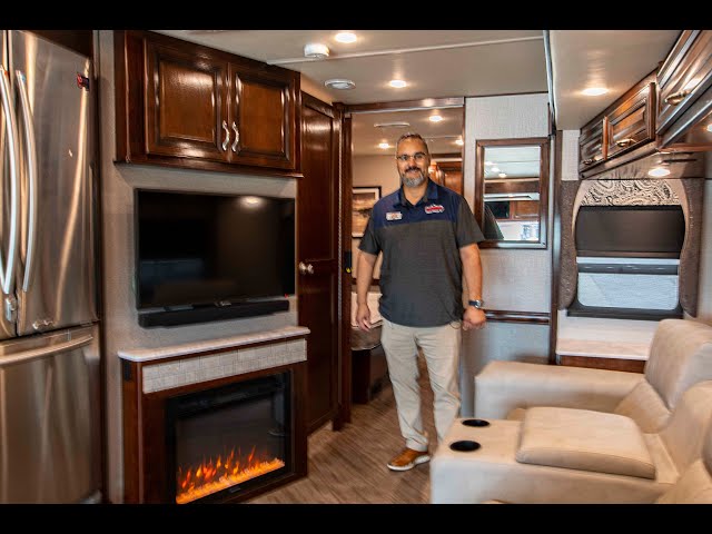 Preview image of 2019 Fleetwood Bounder 35K (17U220066) youtube video