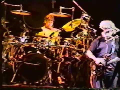 Grateful Dead San Diego 12 13 93 set I audience shot