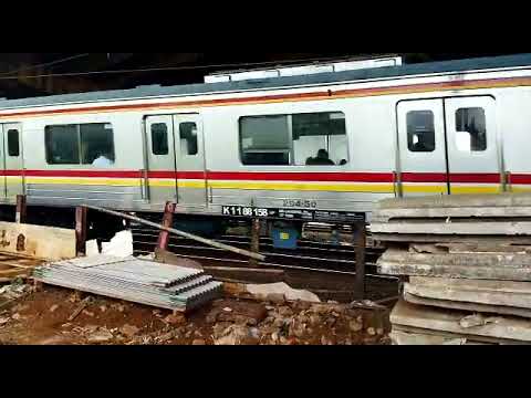 KRL Eks JR East Seri 205 Sebagai Commuter Line Melintas Flyover Kranji Tiba Stasiun Kranji