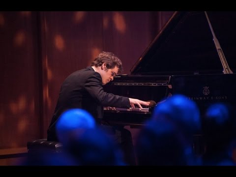 Benjamin Grosvenor plays Mozart Piano Concerto no. 20, K.466 - live 2017